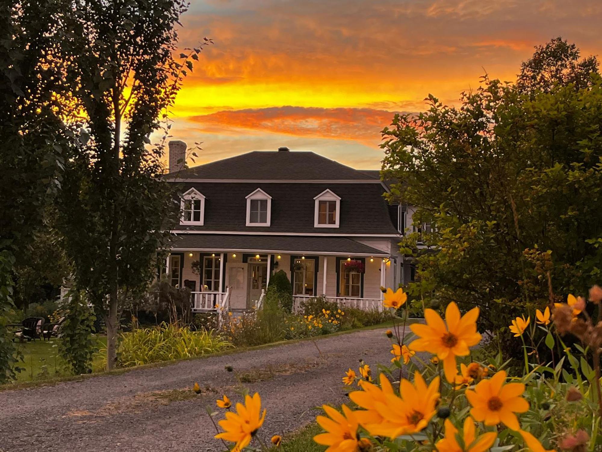 Auberge Musicale Pour Un Instant La Malbaie Exterior photo